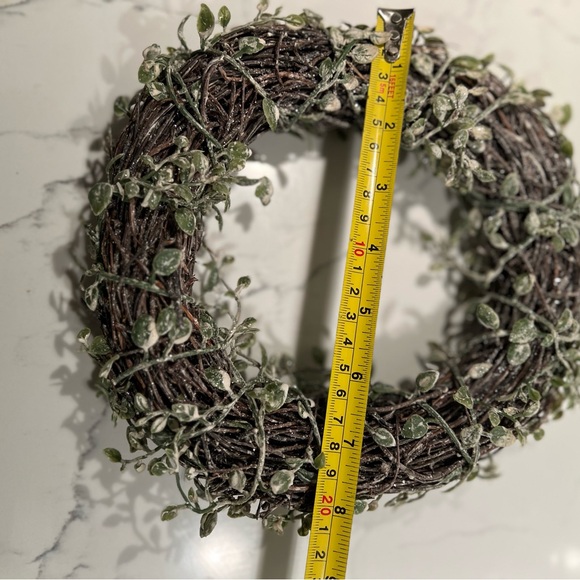9 Inch Holiday Wreath - Picture 7 of 8